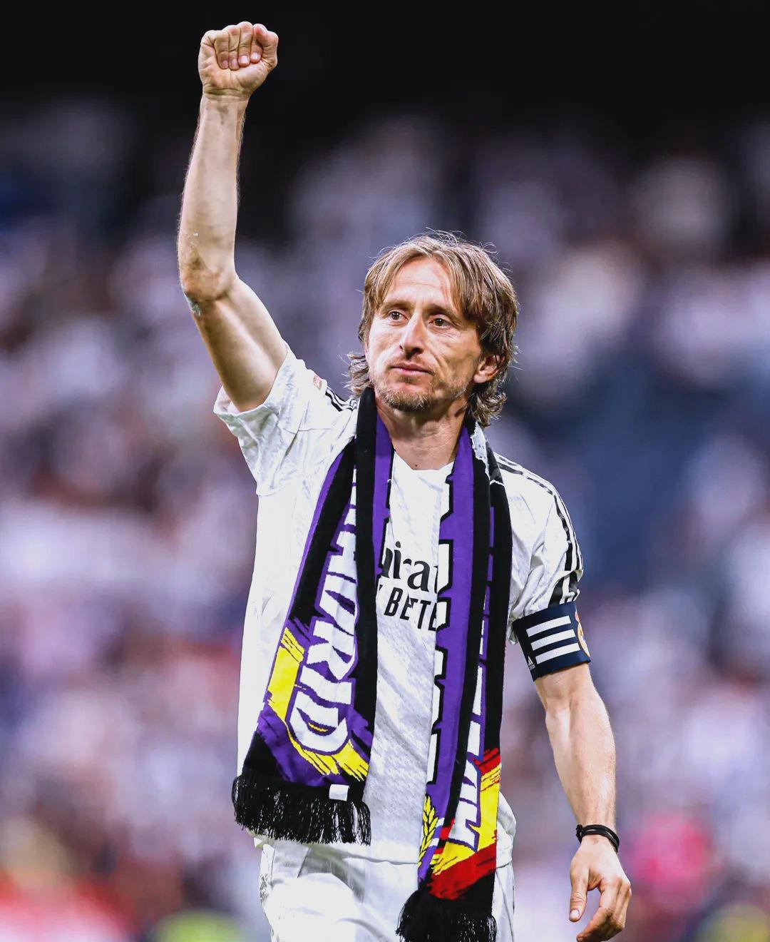 长传、过人成功率100%，卡尔当选柏林联合vs拜仁全场最佳