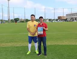 赌场筹码学：解析为何使用塑料筹码比现金更能降低玩家的支出痛感。（赌场筹码心理学剖析：为何用塑料筹码比现金更能降低付款痛感）